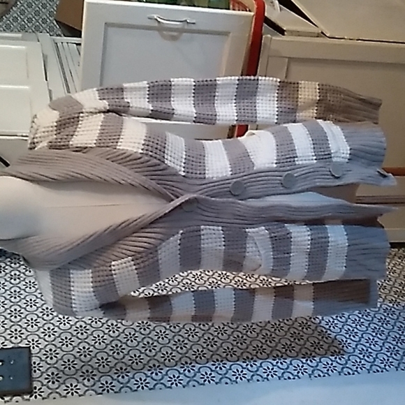 Kiara XS gray white long cardigan sweater - Picture 1 of 3